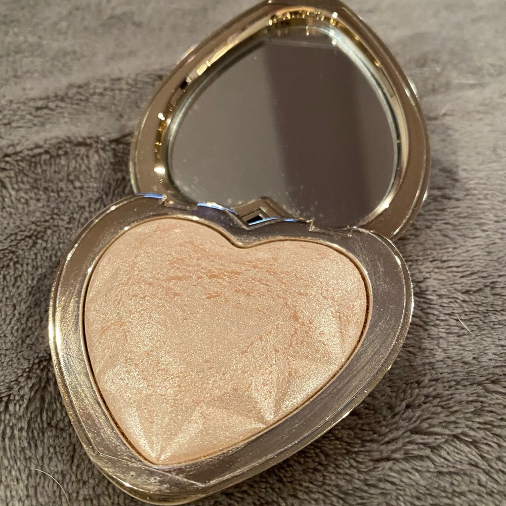 Too Faced Love Light